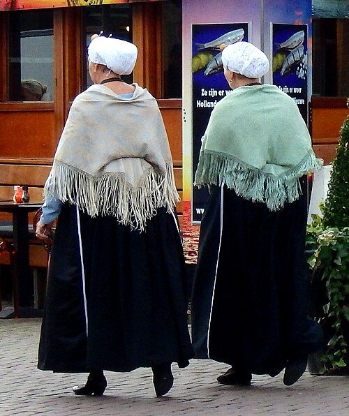 Hipje Scheveningse klederdracht